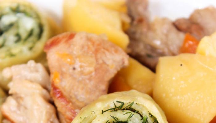 Kulinárske recepty a fotorecepty Recept na rezance so zemiakmi a mäsom