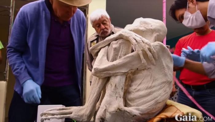 Sirli Mariya: uch barmoqli Peru mumiyasi olimlarni boshini tirnab tashladi